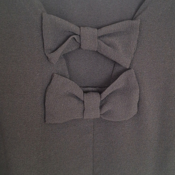 Torrid cropped top with bow accents on the back - Picture 3 of 8